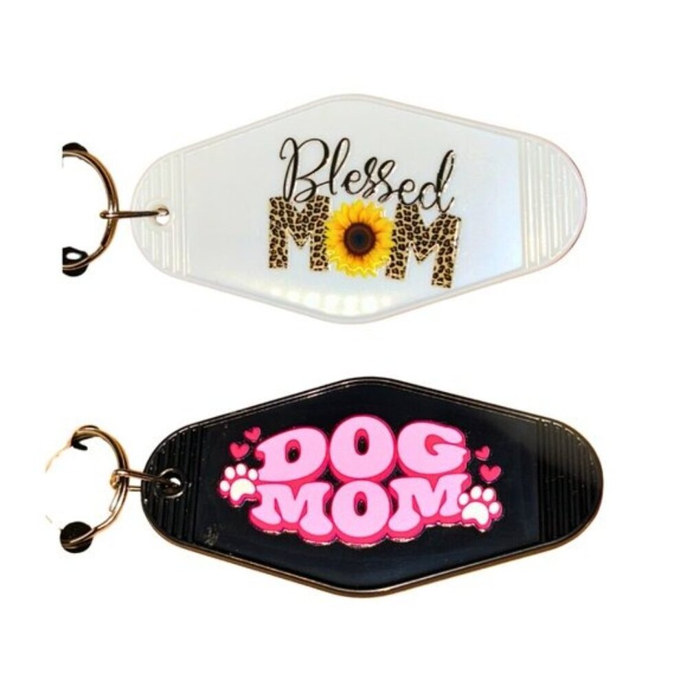 🪩NWT Mom Era Key Chain - Picture 2 of 3